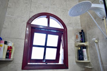 Casa para alugar com 220m², 3 quartos e 2 vagas Casa para alugar com 220m², 3 quartos e 2 vagasBanheiro da Suíte 1