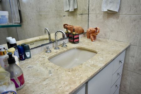 Casa para alugar com 220m², 3 quartos e 2 vagas Casa para alugar com 220m², 3 quartos e 2 vagasBanheiro da Suíte 1