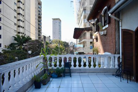 Casa para alugar com 220m², 3 quartos e 2 vagas Casa para alugar com 220m², 3 quartos e 2 vagasVaranda Suíte 1