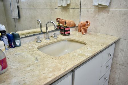 Casa para alugar com 220m², 3 quartos e 2 vagas Casa para alugar com 220m², 3 quartos e 2 vagasBanheiro da Suíte 1