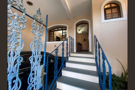 Casa para alugar com 220m², 3 quartos e 2 vagas Casa para alugar com 220m², 3 quartos e 2 vagasEntrada