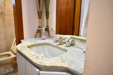 Casa para alugar com 220m², 3 quartos e 2 vagas Casa para alugar com 220m², 3 quartos e 2 vagasLavabo 1