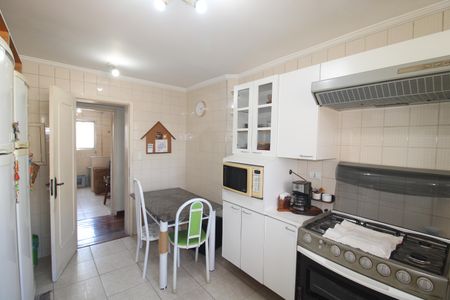 Apartamento à venda com 126m², 4 quartos e 2 vagasCozinha