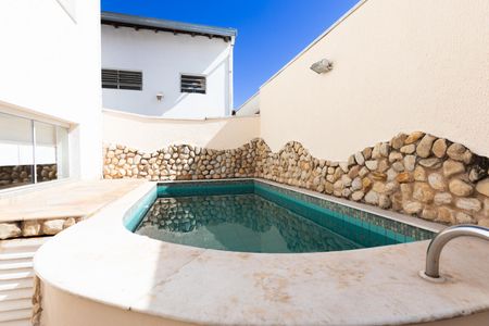 Casa à venda com 280m², 3 quartos e 3 vagasQuintal