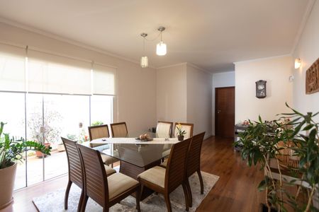 Casa à venda com 280m², 3 quartos e 3 vagasSala