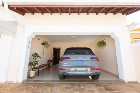 Casa à venda com 280m², 3 quartos e 3 vagasQuintal