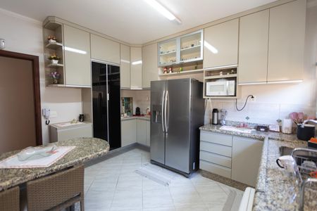 Casa à venda com 280m², 3 quartos e 3 vagasCozinha