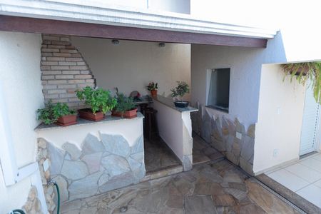 Casa à venda com 280m², 3 quartos e 3 vagasQuintal