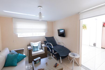 Casa à venda com 280m², 3 quartos e 3 vagasEdícula