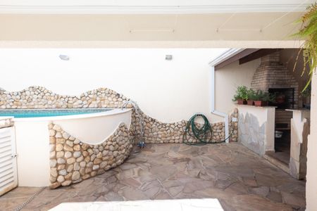 Casa à venda com 280m², 3 quartos e 3 vagasQuintal