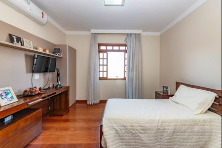 Casa à venda com 500m², 3 quartos e 4 vagasSuíte 3