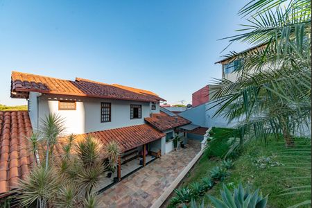 Casa à venda com 500m², 3 quartos e 4 vagasQuintal