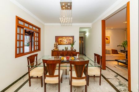 Casa à venda com 500m², 3 quartos e 4 vagasSala 2