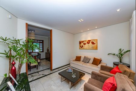 Casa à venda com 500m², 3 quartos e 4 vagasSala 1