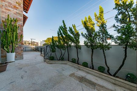 Casa à venda com 500m², 3 quartos e 4 vagasEntrada
