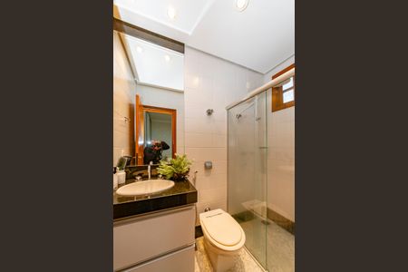 Casa à venda com 500m², 3 quartos e 4 vagasBanheiro da Suíte 2