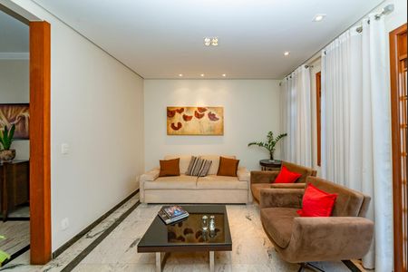 Casa à venda com 500m², 3 quartos e 4 vagasSala 1