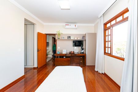 Casa à venda com 500m², 3 quartos e 4 vagasSuíte 3