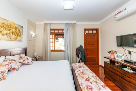 Casa à venda com 500m², 3 quartos e 4 vagasSuíte 1