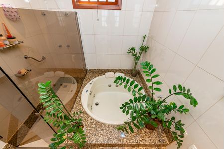 Casa à venda com 500m², 3 quartos e 4 vagasBanheiro da Suíte 1