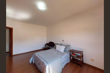 Casa à venda com 348m², 3 quartos e 5 vagas Casa à venda com 348m², 3 quartos e 5 vagasQuarto 2