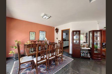 Casa à venda com 348m², 3 quartos e 5 vagas Casa à venda com 348m², 3 quartos e 5 vagasSala de Jantar
