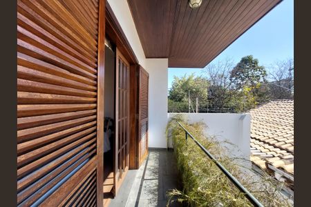 Casa à venda com 348m², 3 quartos e 5 vagas Casa à venda com 348m², 3 quartos e 5 vagasVaranda da Suíte