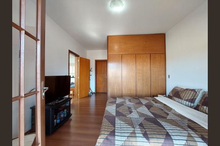 Casa à venda com 348m², 3 quartos e 5 vagas Casa à venda com 348m², 3 quartos e 5 vagasSuíte