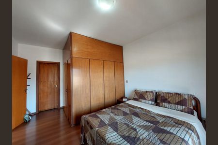 Casa à venda com 348m², 3 quartos e 5 vagas Casa à venda com 348m², 3 quartos e 5 vagasSuíte