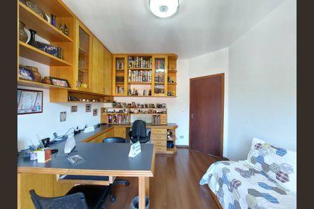 Casa à venda com 348m², 3 quartos e 5 vagas Casa à venda com 348m², 3 quartos e 5 vagasQuarto 3