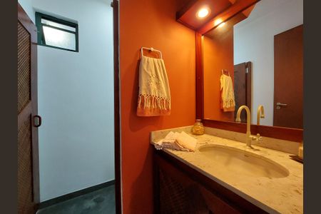 Casa à venda com 348m², 3 quartos e 5 vagas Casa à venda com 348m², 3 quartos e 5 vagasLavabo