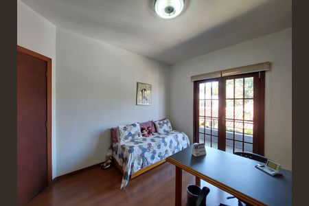 Casa à venda com 348m², 3 quartos e 5 vagas Casa à venda com 348m², 3 quartos e 5 vagasQuarto 3