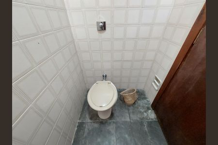 Casa à venda com 348m², 3 quartos e 5 vagas Casa à venda com 348m², 3 quartos e 5 vagasBanheiro da Área de Lazer