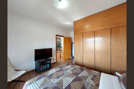 Casa à venda com 348m², 3 quartos e 5 vagas Casa à venda com 348m², 3 quartos e 5 vagasSuíte