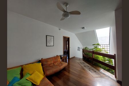 Casa à venda com 348m², 3 quartos e 5 vagas Casa à venda com 348m², 3 quartos e 5 vagasSala de TV