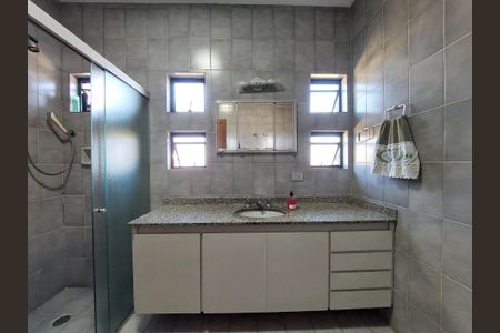 Casa à venda com 348m², 3 quartos e 5 vagas Casa à venda com 348m², 3 quartos e 5 vagasBanheiro Social