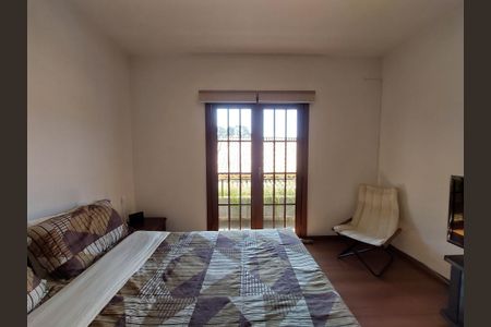 Casa à venda com 348m², 3 quartos e 5 vagas Casa à venda com 348m², 3 quartos e 5 vagasSuíte