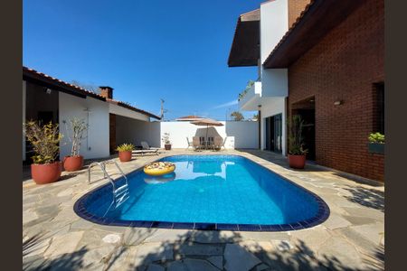 Casa à venda com 348m², 3 quartos e 5 vagas Casa à venda com 348m², 3 quartos e 5 vagasÁrea de Lazer