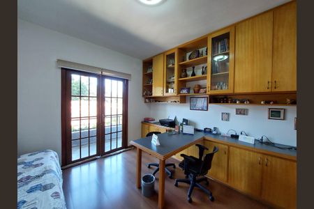 Casa à venda com 348m², 3 quartos e 5 vagas Casa à venda com 348m², 3 quartos e 5 vagasQuarto 3