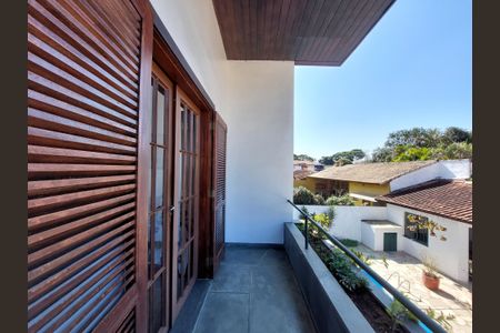 Casa à venda com 348m², 3 quartos e 5 vagas Casa à venda com 348m², 3 quartos e 5 vagasVaranda do Quarto 3