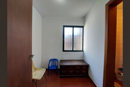 Casa à venda com 348m², 3 quartos e 5 vagas Casa à venda com 348m², 3 quartos e 5 vagasQuarto na Área de Serviço