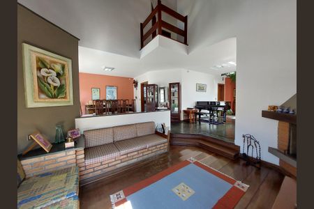 Casa à venda com 348m², 3 quartos e 5 vagas Casa à venda com 348m², 3 quartos e 5 vagasSala da Lareira