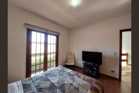 Casa à venda com 348m², 3 quartos e 5 vagas Casa à venda com 348m², 3 quartos e 5 vagasSuíte