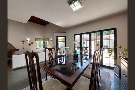 Casa à venda com 348m², 3 quartos e 5 vagas Casa à venda com 348m², 3 quartos e 5 vagasSala de Jantar