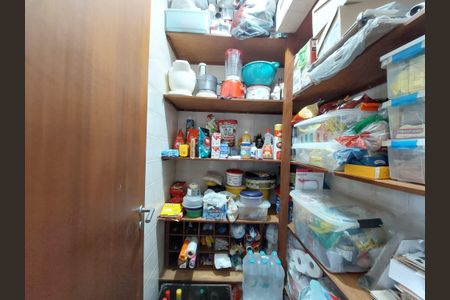 Casa à venda com 348m², 3 quartos e 5 vagas Casa à venda com 348m², 3 quartos e 5 vagasDespensa/Copa