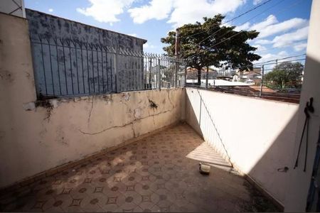 Casa à venda com 210m², 3 quartos e 2 vagasFoto 01