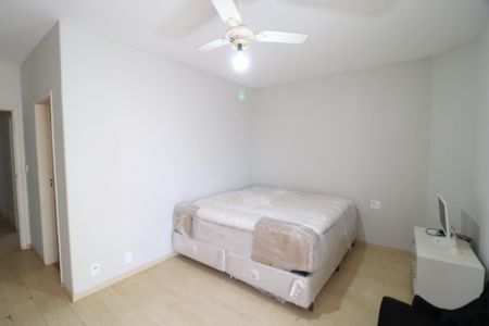 Apartamento para alugar com 130m², 3 quartos e 1 vagaSuíte