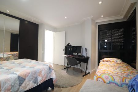 Apartamento à venda com 320m², 5 quartos e 4 vagas Suíte 3