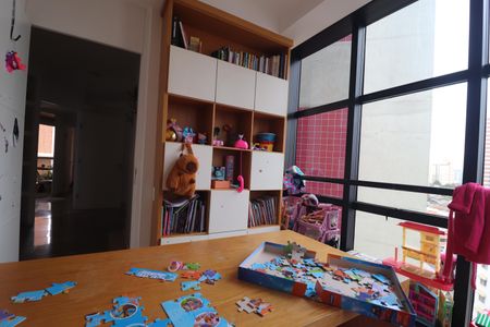 Apartamento à venda com 320m², 5 quartos e 4 vagasQuarto 