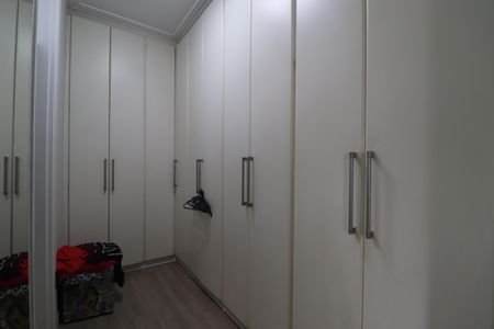 Apartamento à venda com 320m², 5 quartos e 4 vagasCloset Suíte 2